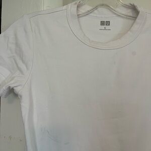 Uniqlo t shirt